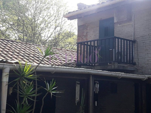 Casa En Alquiler En El Barrio San Rafael, 3 Dormitorios.- Ref: 200
