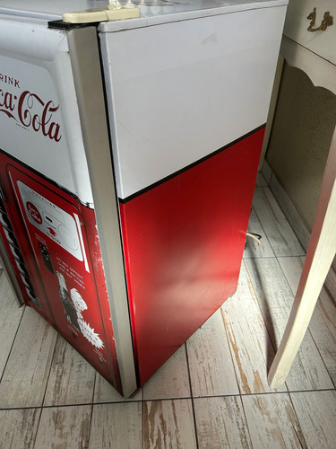 Heladera Exhibidora Ploteada Perfecto Estado !!! Blanco Ploteado De Coca Cola (Usado)