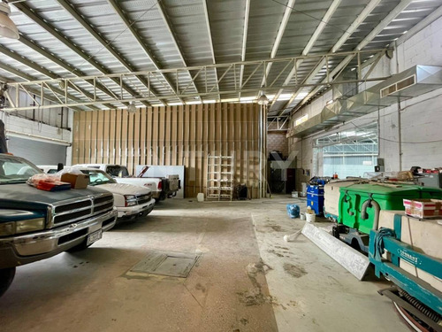 Bodega Comercial En Renta, Av. Cantera, Chihuahua