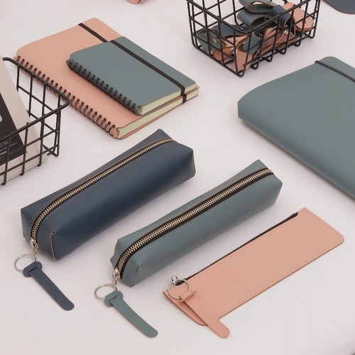 Small Flat Pencil Case - Cartuchera Flat Color Rosa