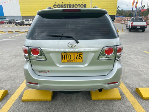 Imagen 7 de 25 de Toyota Fortuner 2.7