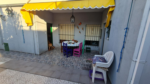 Hermosa Casa Multifamiliar, Ideal Para Entrar A Vivir De Inmediato