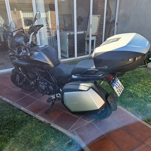 Benelli Trk 502 Impecable Top Case Y Baúles Laterales