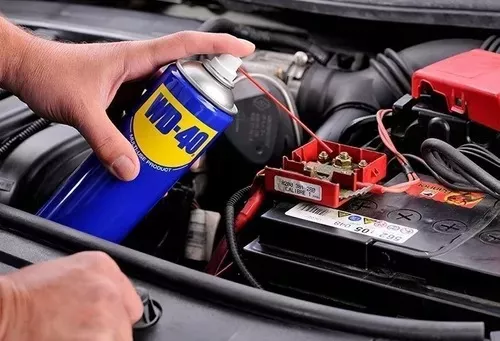 Multiusos del WD-40 en su automóvil