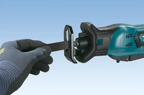 Sierra Sable Inalámbrica 12V Makita JR103DSAE