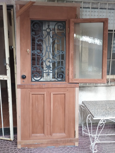 Puerta De Cedro Artesanal Moldurada Con Herrajes