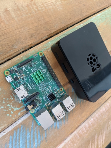 Raspberry Pi 3 Model B+ (Usado)