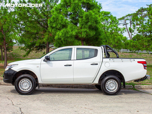 Imagen 2 de 25 de Mitsubishi L200 2.4 4x4 Descuenta Iva | Permuta / Financia