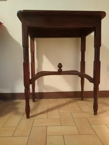 Mesa De Madera Barnizada (Usado)