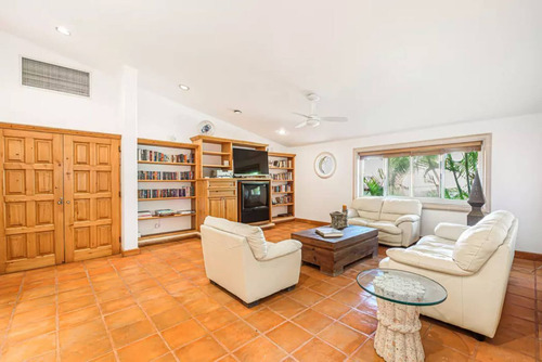 Casa De Lujo Con Jardín, Terraza, Pergola Y Alberca Privada,