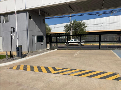 Arriendo Bodega Nueva C/of De 338 M2 En P. Industrial