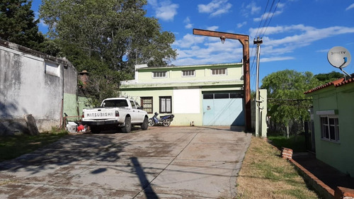 Imagen 2 de 9 de Local Comercial En Piriápolis De Grandes Dimensiones