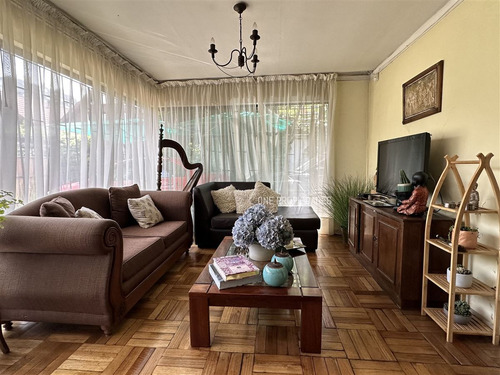 Ideal Para Remodelar/ Apumanque/ 4d3b/las Condes/oneprop.cl