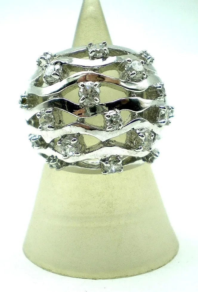 Anillo Pagoda De Plata 925 Y Zafiros Blancos