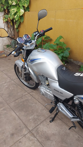Suzuki En 125