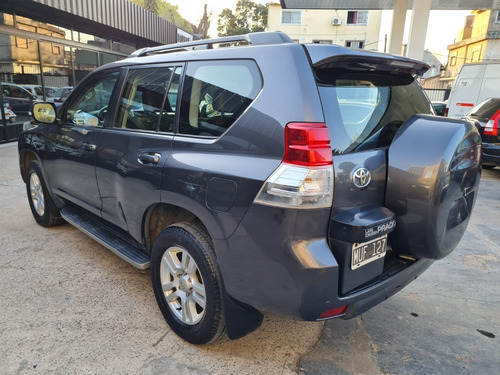 Imagen 3 de 13 de Toyota Land Cruiser Prado Vx