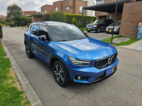 Volvo XC40 2.0 T4 R-Design