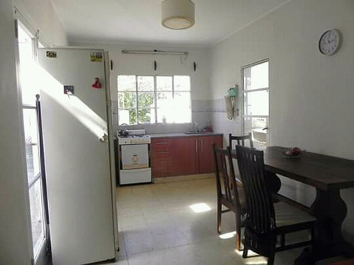 Imagen 7 de 24 de Casa 4 Dormitorios Y Parque La Plata