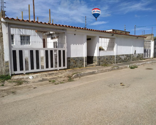 Re/max 2mil Vende Casa En Urb. La Estancia, Macho Muerto, Mun. Mariño, Isla De Margarita, Edo. Nueva Esparta
