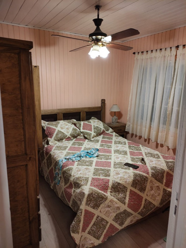 Casa Quinta De 3 Ambientes Con Pileta En Lobos A Una Cuadra De La Laguna ¡¡ Apto Credito!!