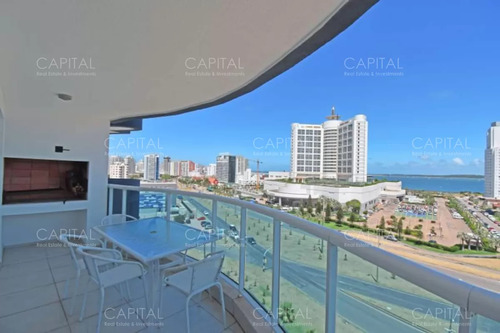 Apartamento Casino Tower En Venta De Dos Dormitorios En Playa Mansa, Punta Del Este 