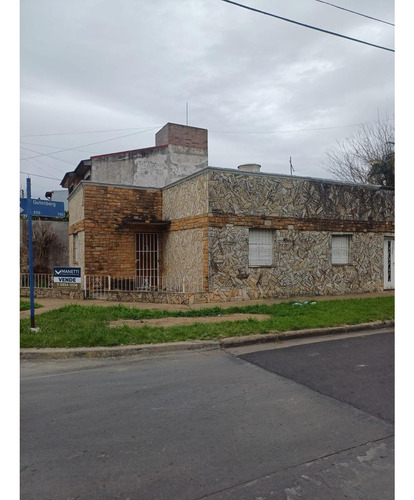Casa Lote Propio En Esquina - Villa Luzuriaga