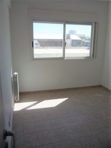 Imagen 7 de 11 de Retasado - Departamento 2 Ambientes En Venta En Pilar Centro