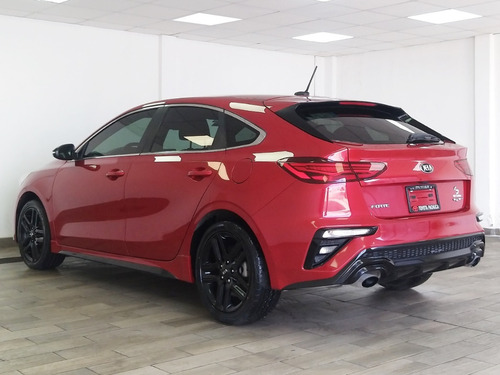 Imagen 6 de 15 de Kia Forte Hb Gt 2019 Rojo