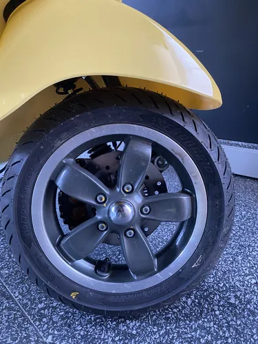 Vespa Piaggio Vxl150 Amarilla Modelo 2025