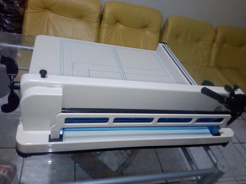 Imagen 3 de 4 de Guillotina Semi Profesional A3
