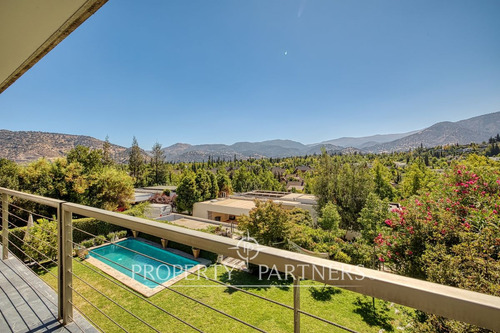 Excelente Casa Mediterránea En Condominio, Santia...