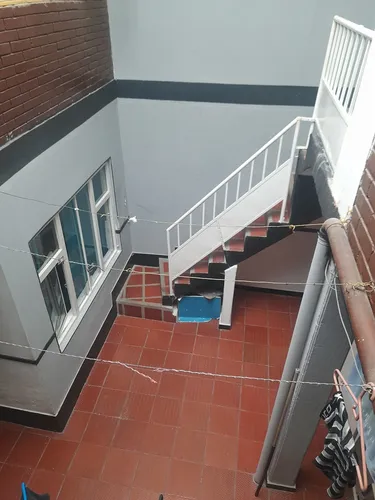 Casa Con 5 Apartamentos,4 Baños,4 Cocinas,un Aparta Estudio,
