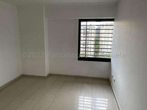 Imagen 13 de 16 de Apatamento En Venta En El Bosque 22-19628 Sj 0414 2718174
