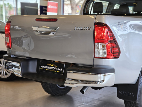 Toyota Hilux Pick-up 2.8 Cd Sr 204cv 4x4 At