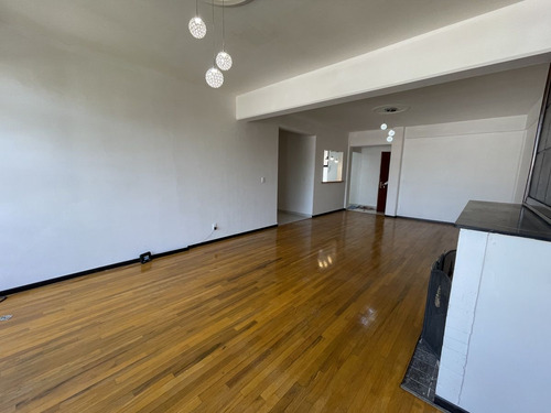 Departamento En Venta Totalmente Remodelado Con Excelentes Espacios