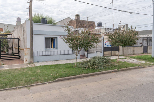 Imagen 23 de 24 de Casa A La Venta 2 Dormitorios En San Lorenzo