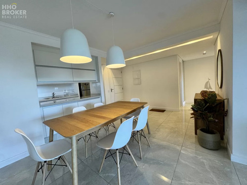 Departamento En Venta. Punta Del Este. Playa Mansa.