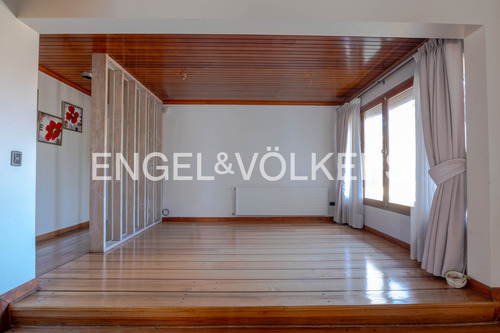 Casa Chilena Con Cancha De Tenis En Lonquén Norte