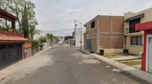 Casa En Venta C. Loma La Cortina Morelia, Michoacan/ Recuperacion Bancaria Laab2