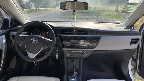 Imagen 9 de 11 de Toyota Corolla 2015 1.8 Xei Cvt Pack 140cv