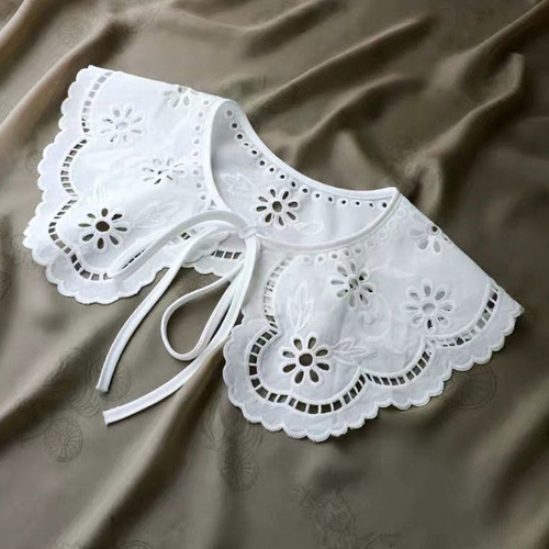 . Cuello Falso De Estilo Francés Ahueca Hacia Fuera La