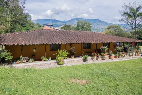 Casa Campestre En Venta En Vereda Yarumito Copacabana. Cod V13270