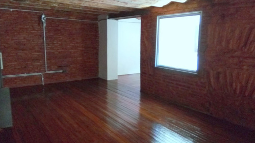 Cochabamba Al 400 Entre Bolívar Y Defensa, San Telmo. Impecable. 120 M2. Loft Dúplex 2 Ambientes Y Medio. Vestidor. Patio Grande. Baño Grande. Luminoso. Bajas Expensas. Totalmente Reciclado