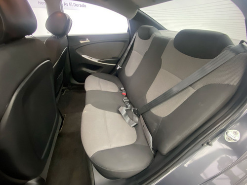 Imagen 22 de 25 de Hyundai Accent I25 Gl 1.4