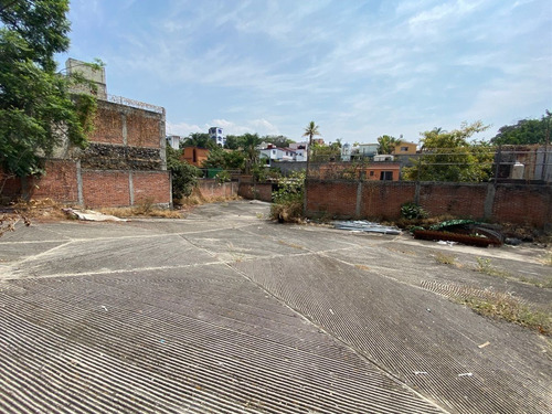 Terreno O Local Comercial En Av. Emiliano Zapata, Cuernavaca, Morelos