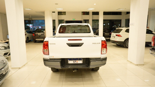 Imagen 4 de 8 de Hilux 4x2 D/c Dx 2.4 Tdi 6 M/t