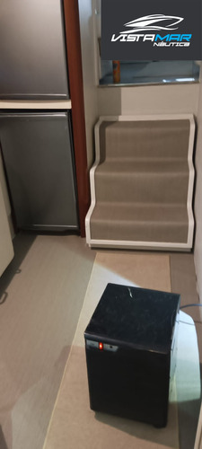 Lancha Carbrasmar 41 Pés Com Volvo D6 2015 (refit 2018)
