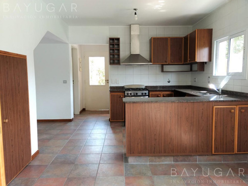 Imagen 11 de 20 de Venta - Oportunidad!- Sólida Y Excelente Casa En Sausalito - Bayugar Negocios Inmobiliarios