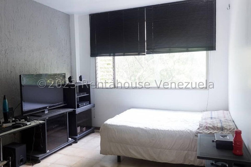 23-33854 Bello Apartamento Para Remodelar En Venta