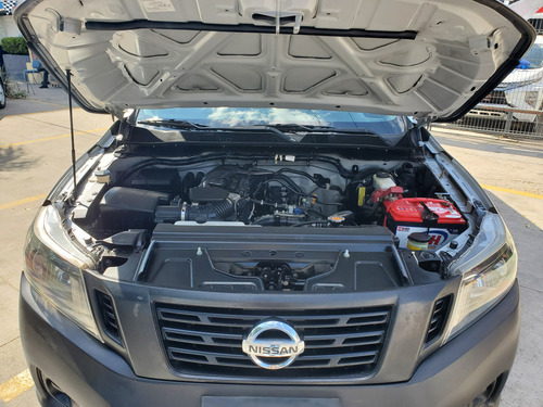 Nissan NP300 Chasis Cabina